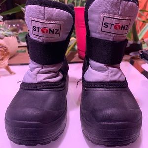 STONZ “scout” waterproof winter boots toddler size 8 natural rubber